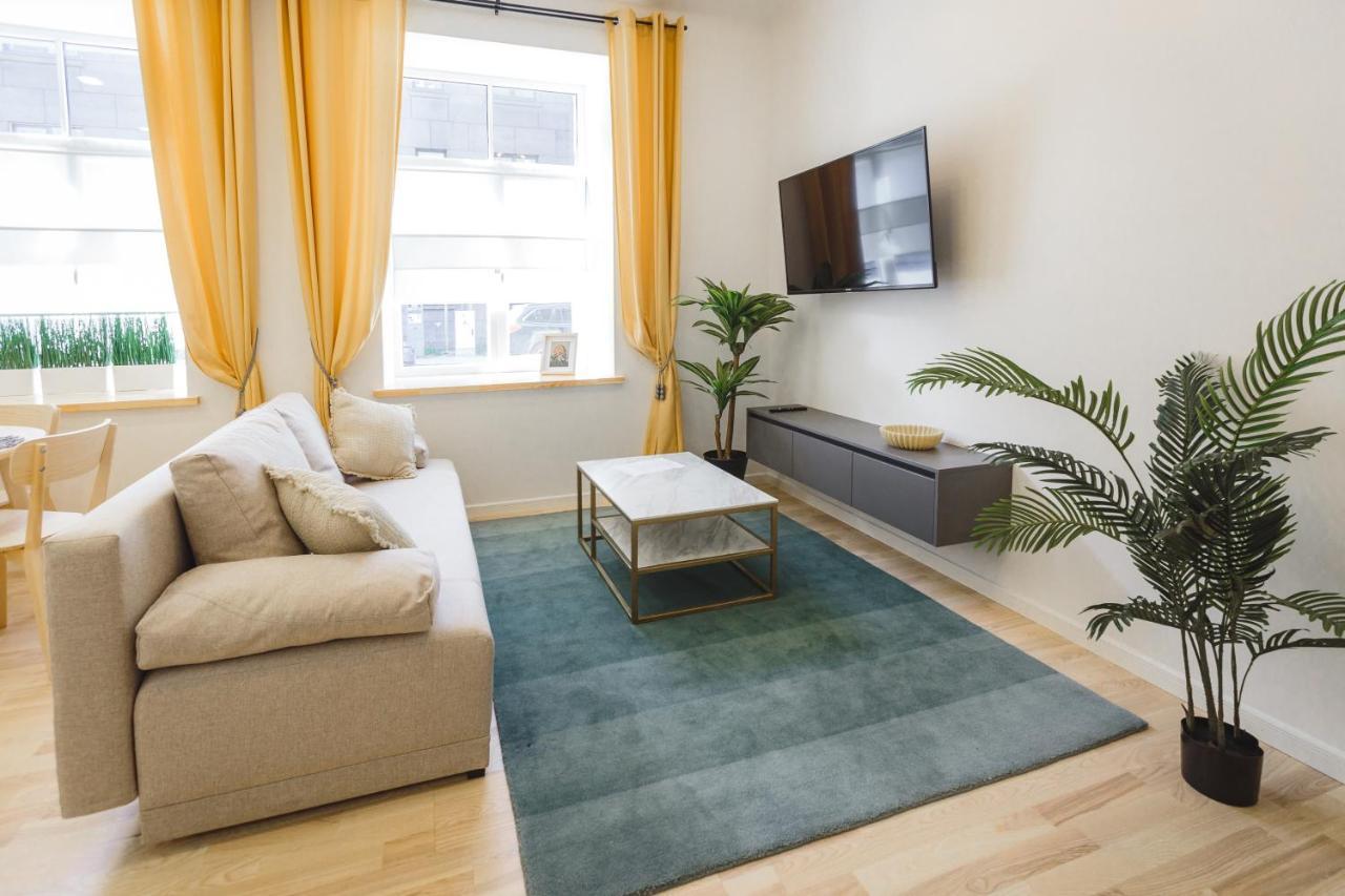 1212 Apartments With Free Parking 리가 외부 사진