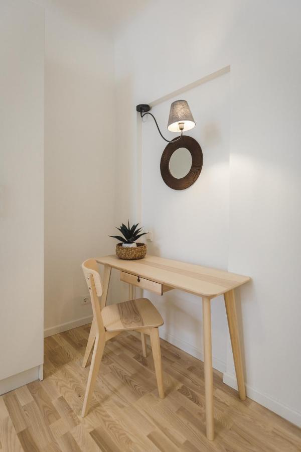 1212 Apartments With Free Parking 리가 외부 사진