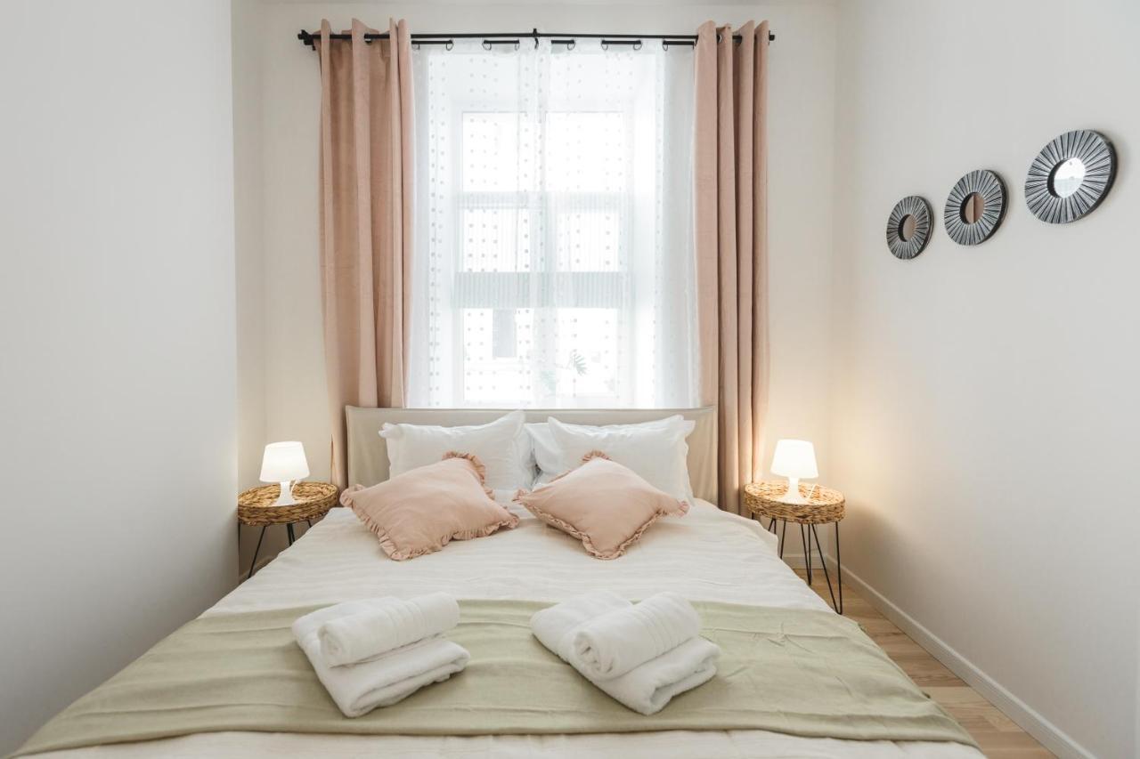 1212 Apartments With Free Parking 리가 외부 사진