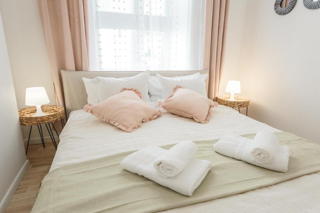 1212 Apartments With Free Parking 리가 외부 사진