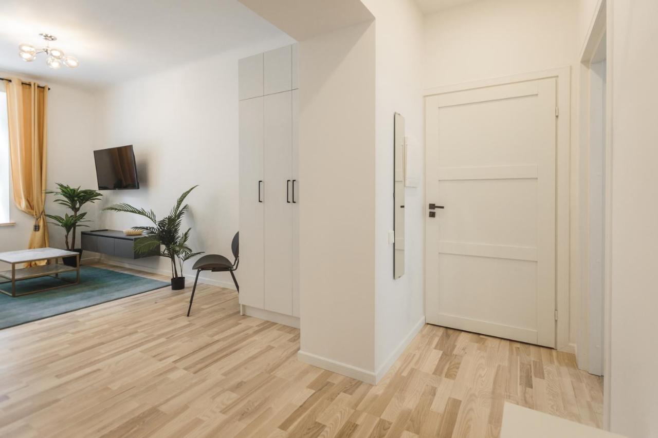 1212 Apartments With Free Parking 리가 외부 사진