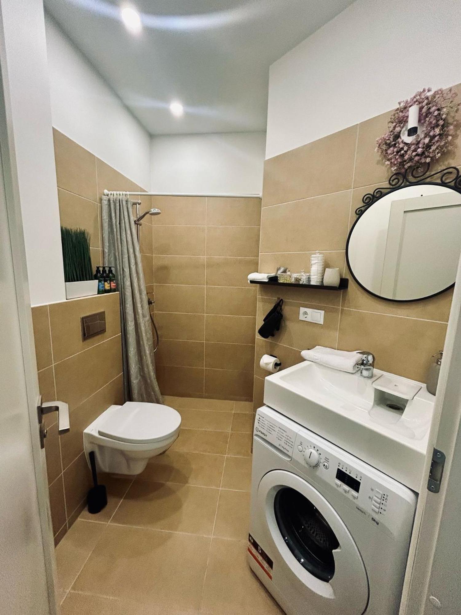 1212 Apartments With Free Parking 리가 외부 사진